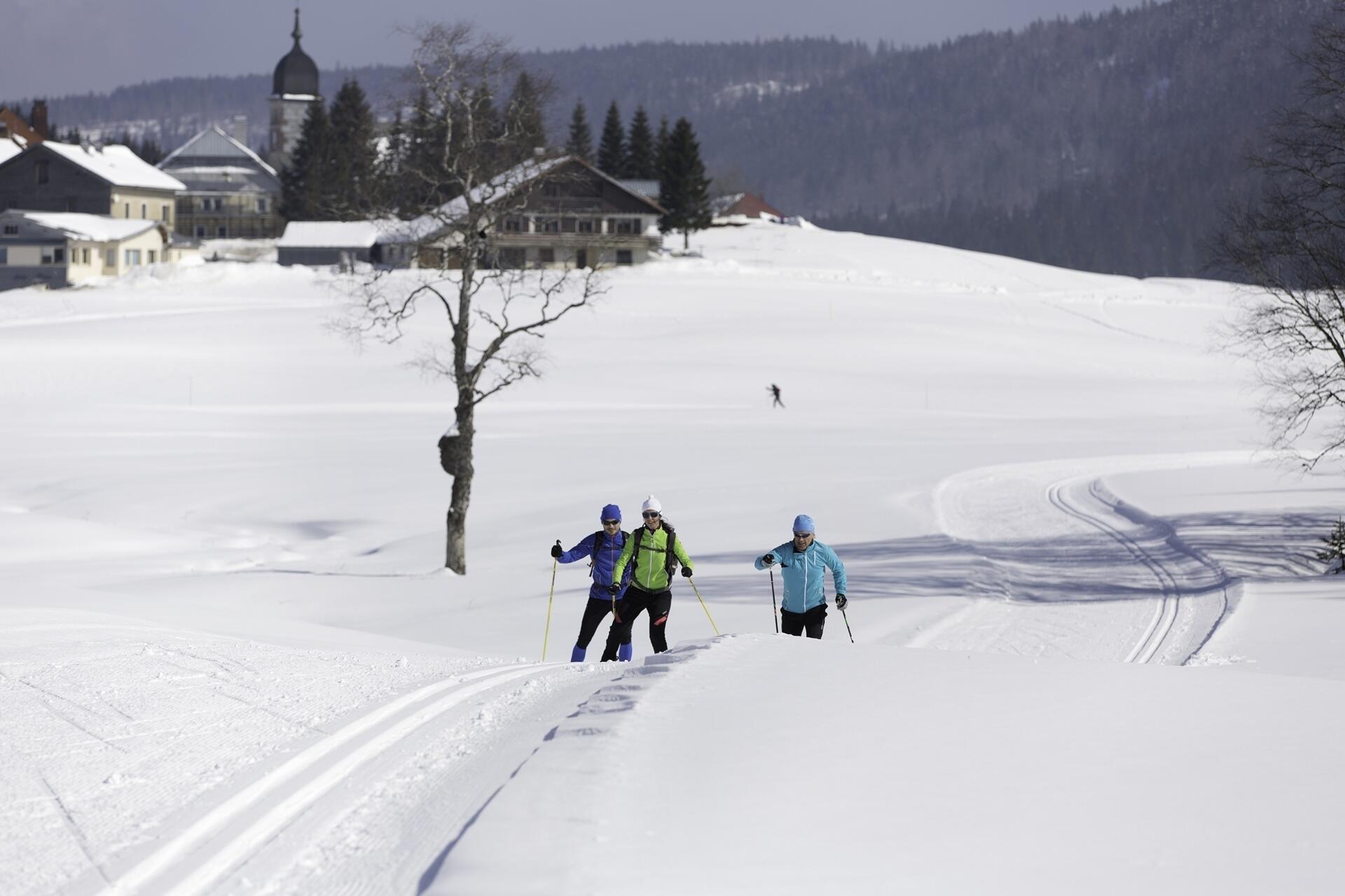 Chapelle des Bois dans les Montagnes du Jura  Ⓒ  Laurent Cheviet